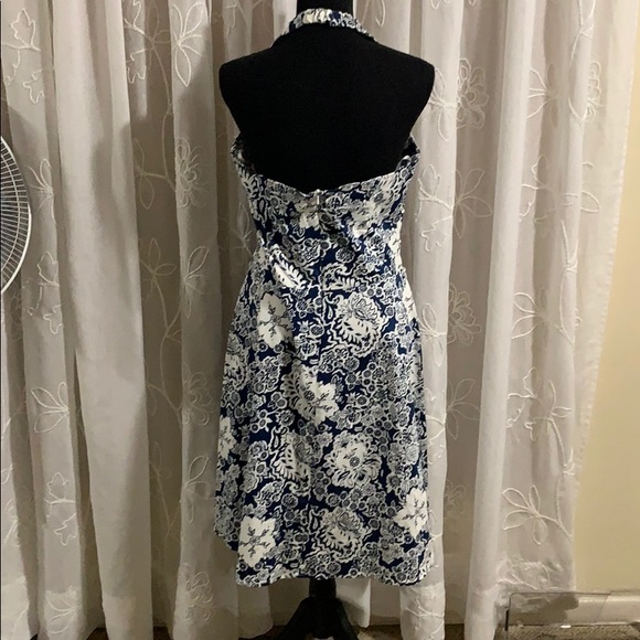 Dress - Picture 2 of 4